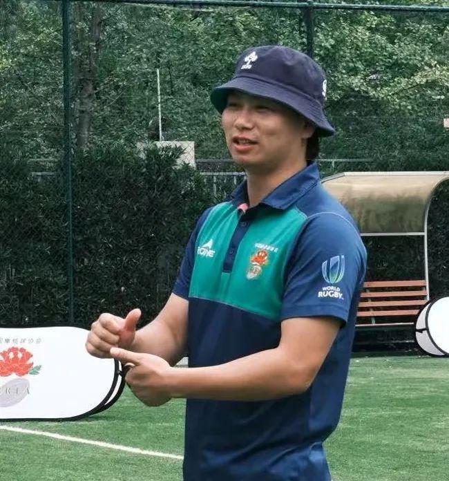 告别“暴力”印象解锁橄榄球的正确打开方式